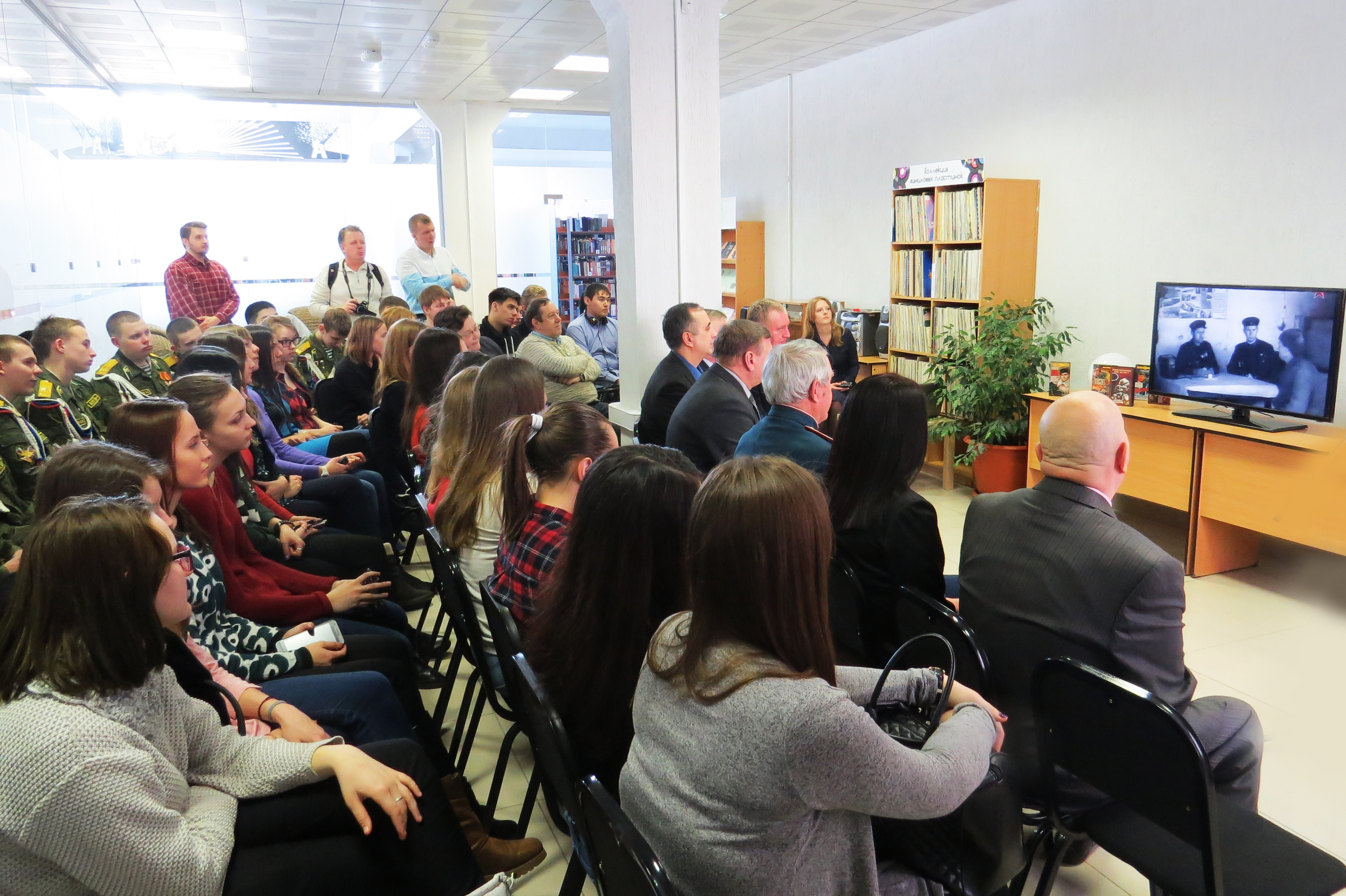 Состоялось открытие книжной выставки  «Смерш» на пути к Победе»